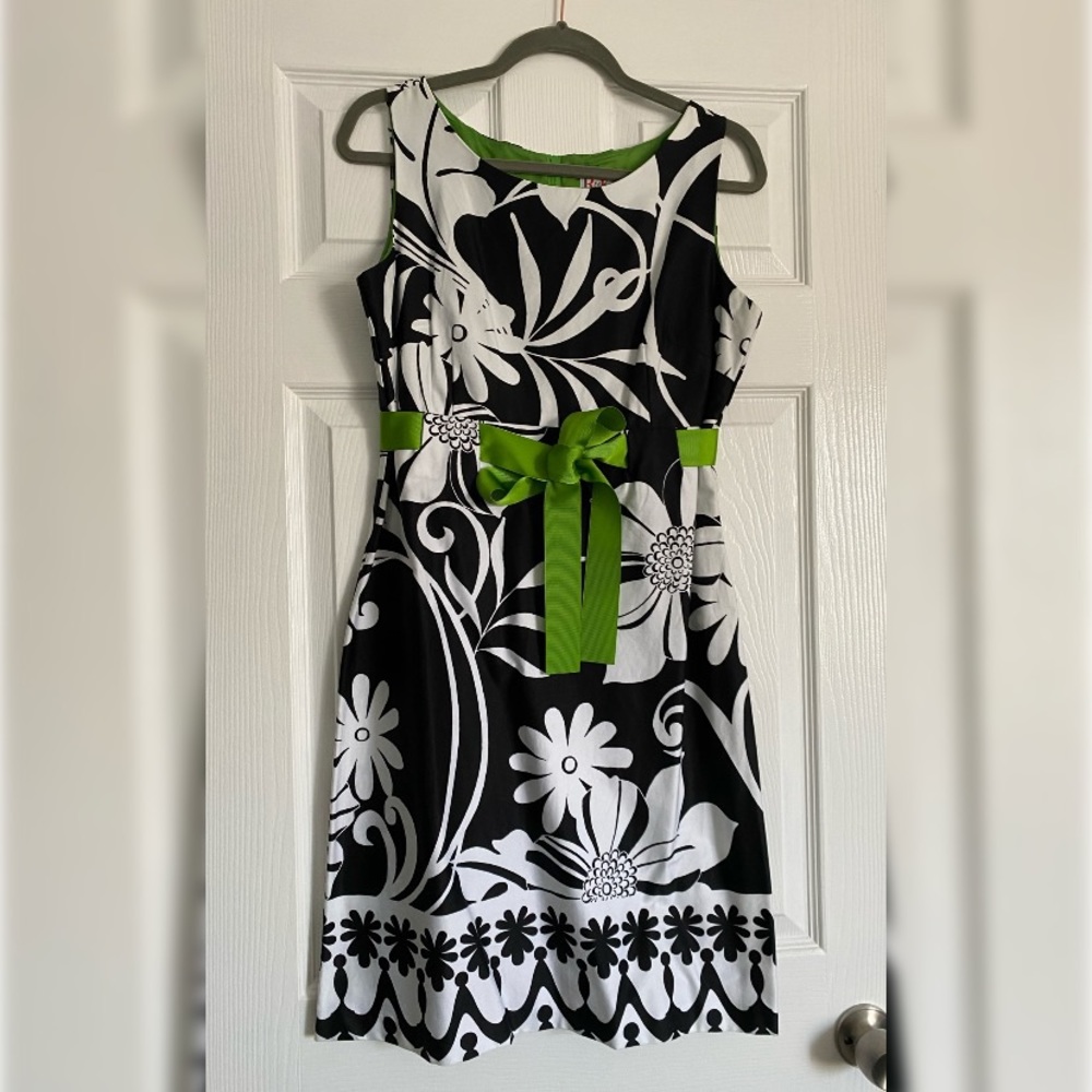 Black and white dress with green accent size 8